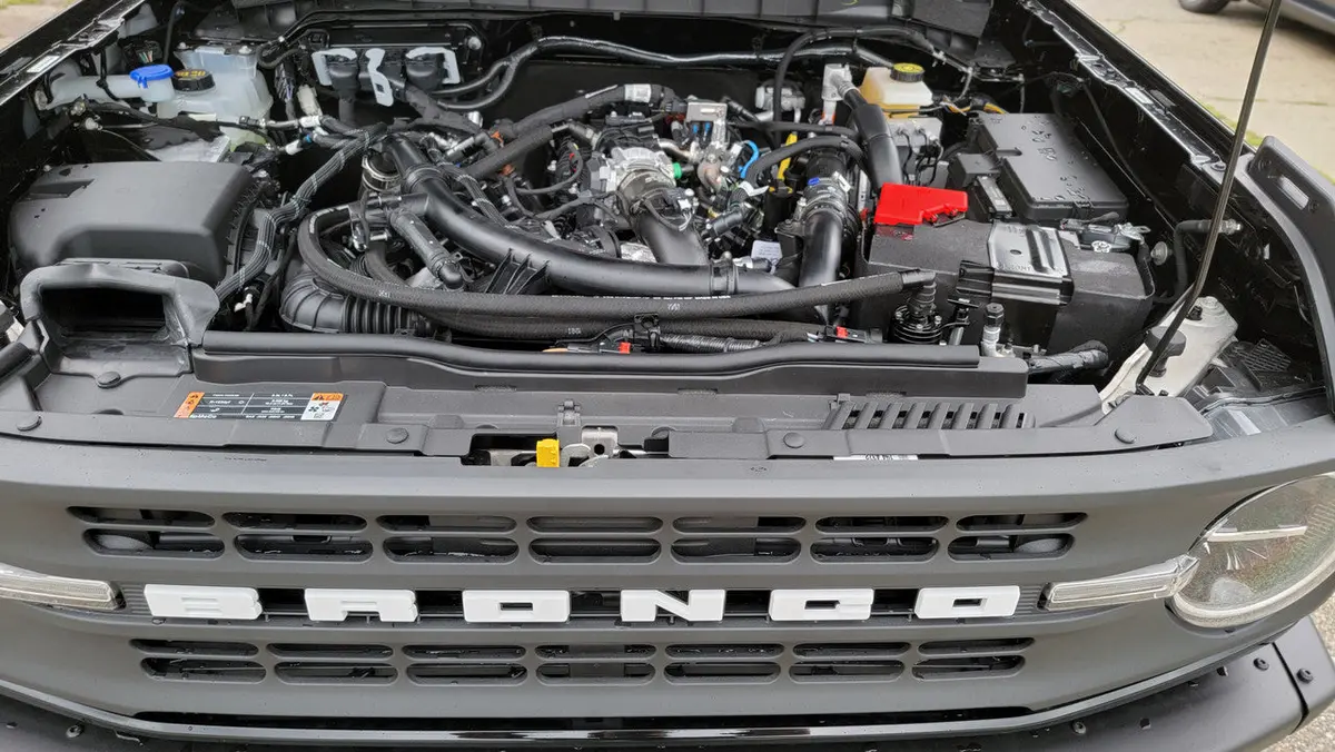 Upr 2021 Chevy Bronco 2.7L-Black 1